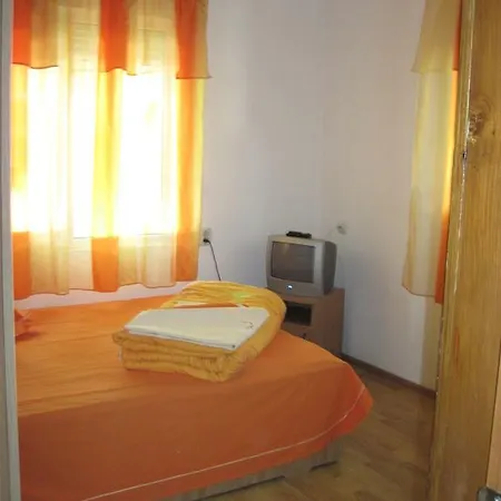 Gazde/Camere de închiriat Vila Laguna Paradis *