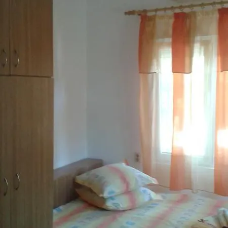 Gazde/Camere de închiriat Vila Laguna Paradis