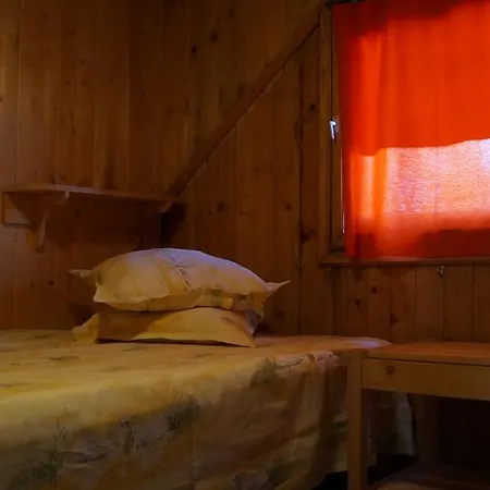 Gazde/Camere de închiriat Vila Laguna Paradis *